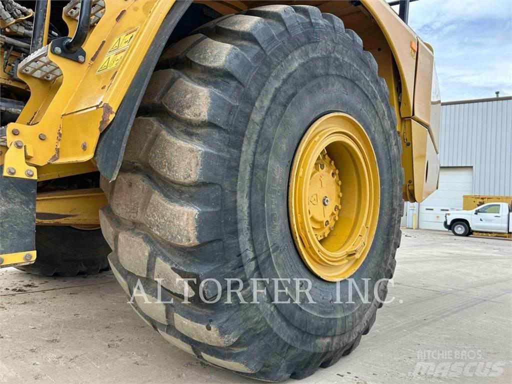 CAT 745 铰接式自卸车