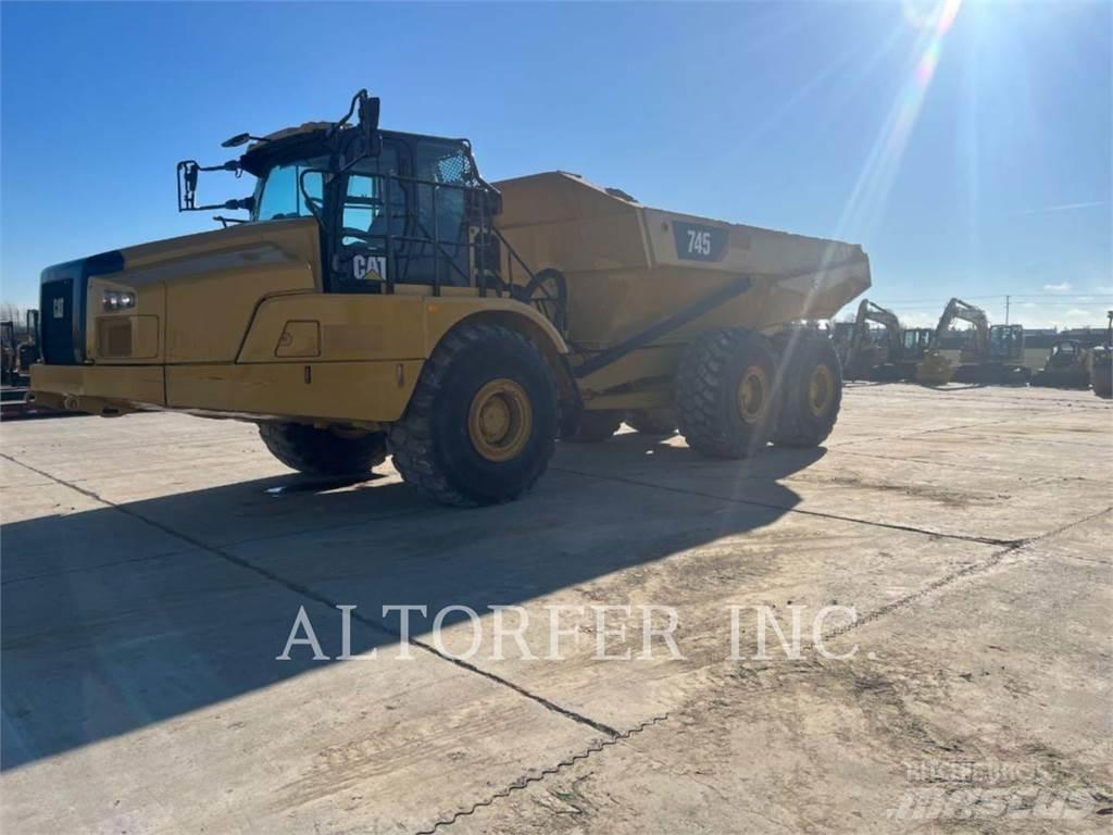 CAT 745 铰接式自卸车