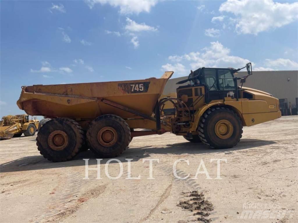 CAT 745 铰接式自卸车