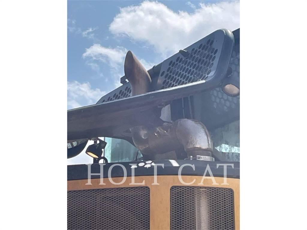 CAT 745 铰接式自卸车