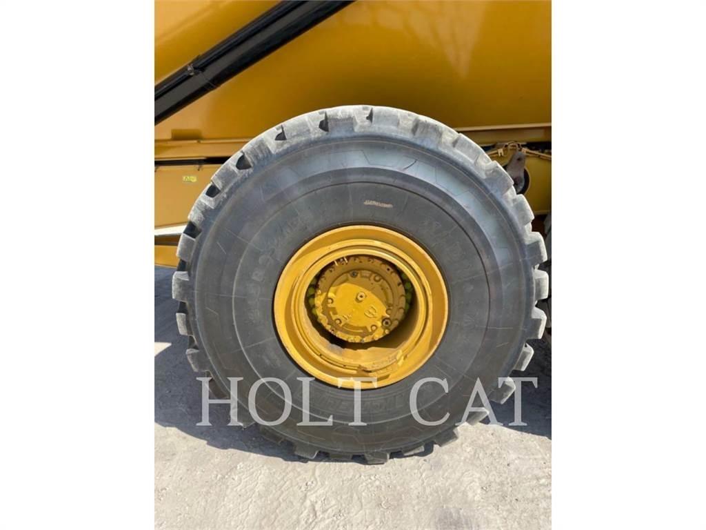 CAT 745 铰接式自卸车