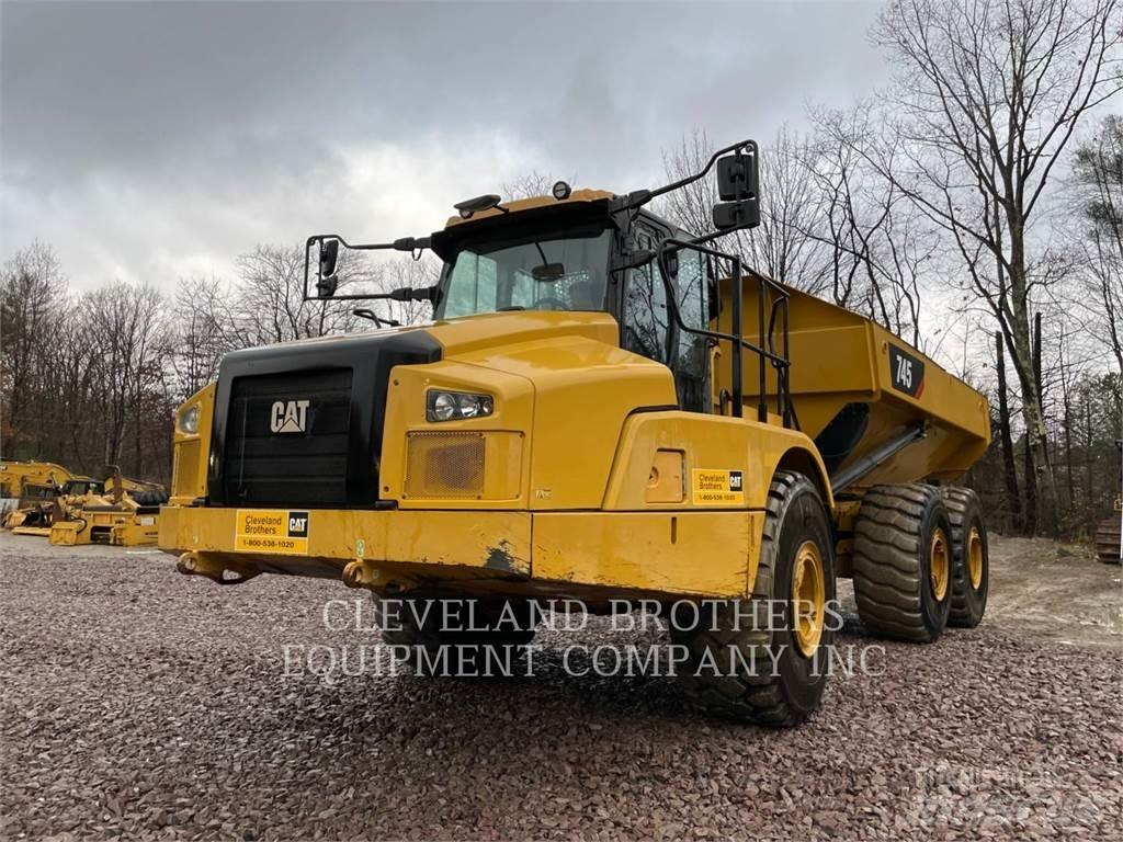 CAT 745 铰接式自卸车