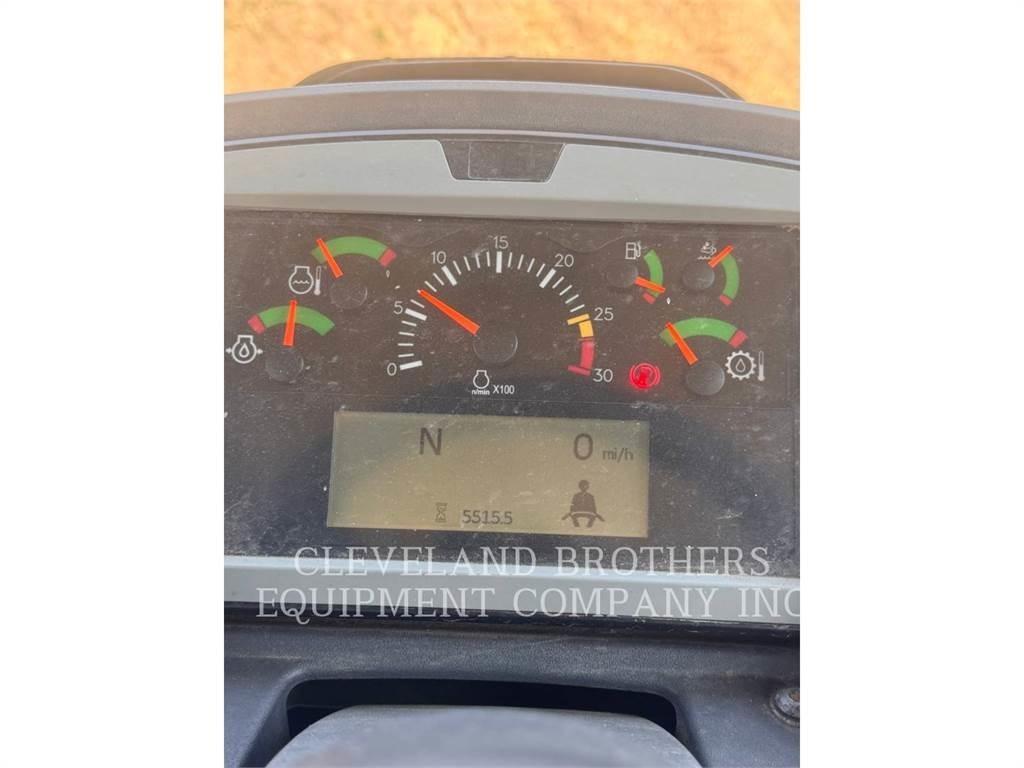 CAT 745 铰接式自卸车