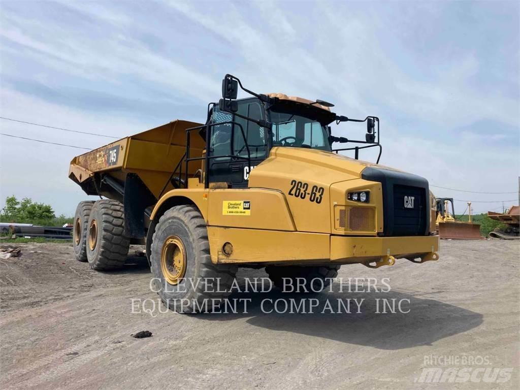 CAT 745 铰接式自卸车