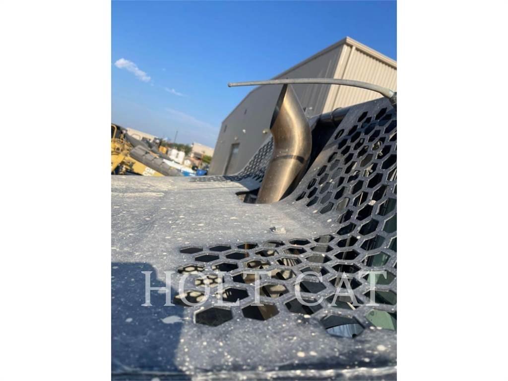CAT 745 铰接式自卸车