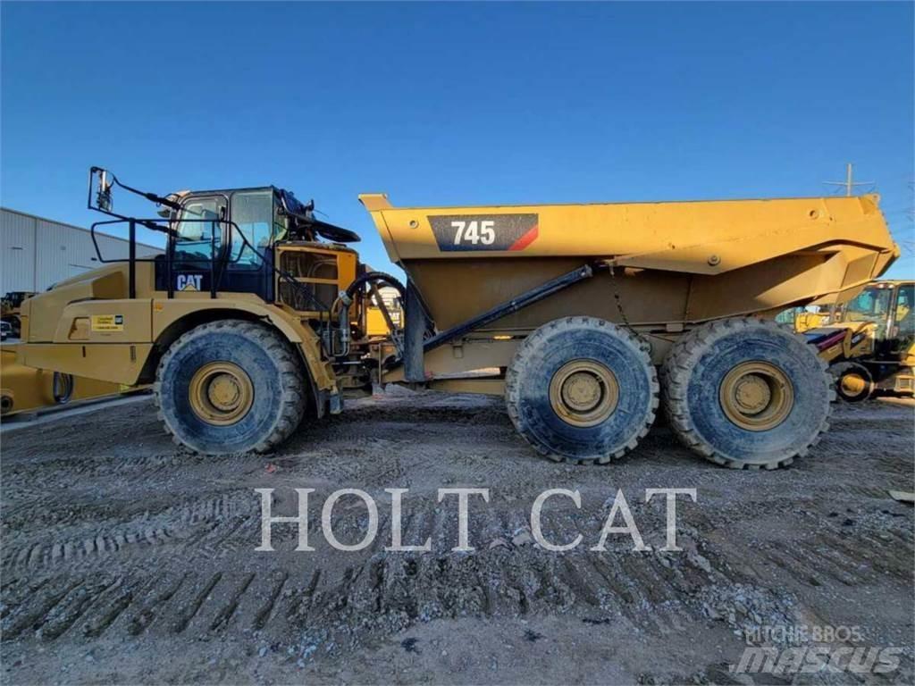 CAT 745 铰接式自卸车