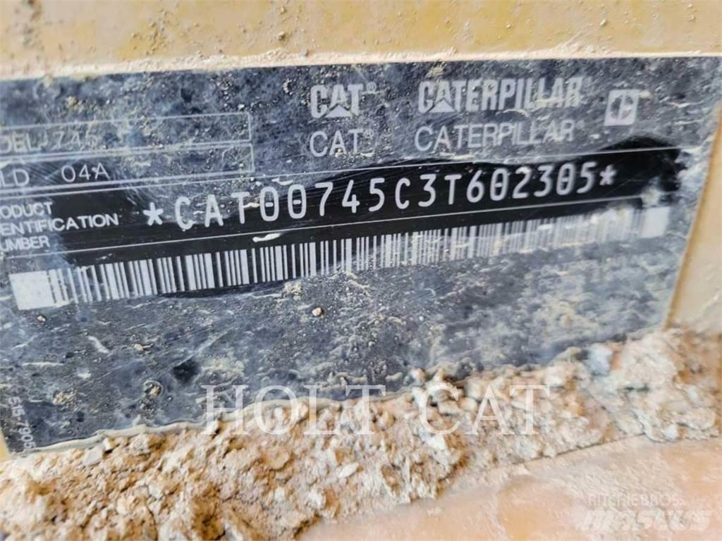 CAT 745 铰接式自卸车