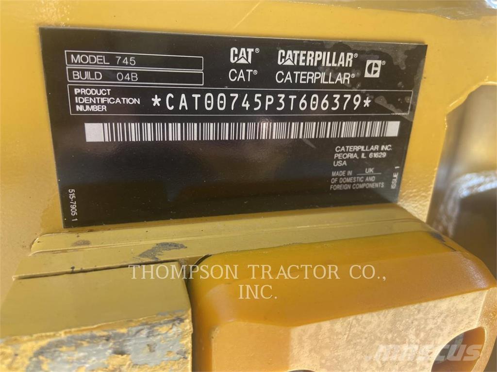 CAT 745 铰接式自卸车