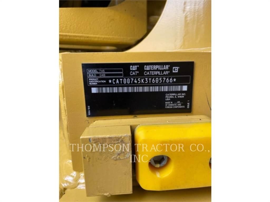 CAT 745 铰接式自卸车