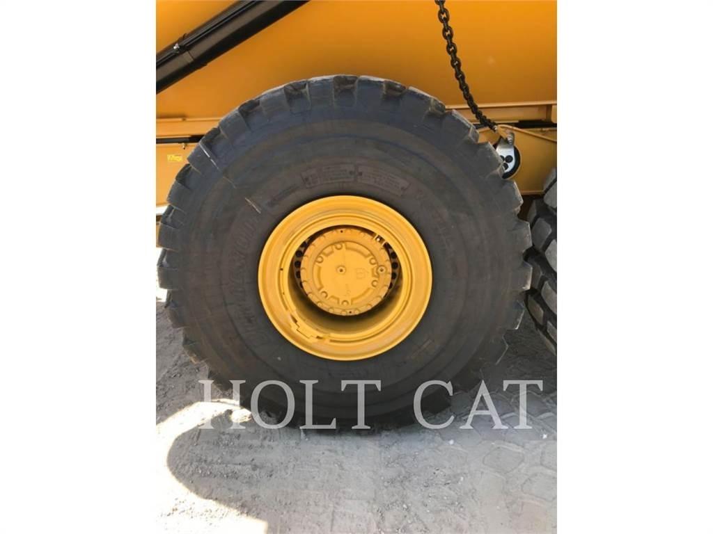 CAT 745 铰接式自卸车
