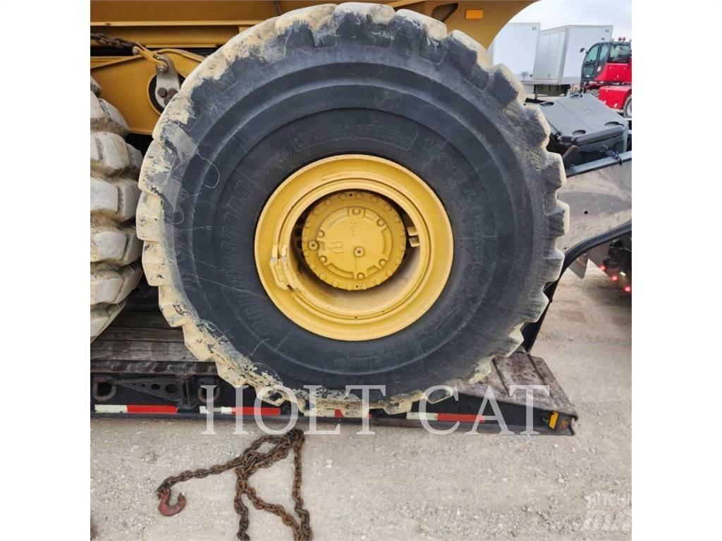 CAT 745 铰接式自卸车
