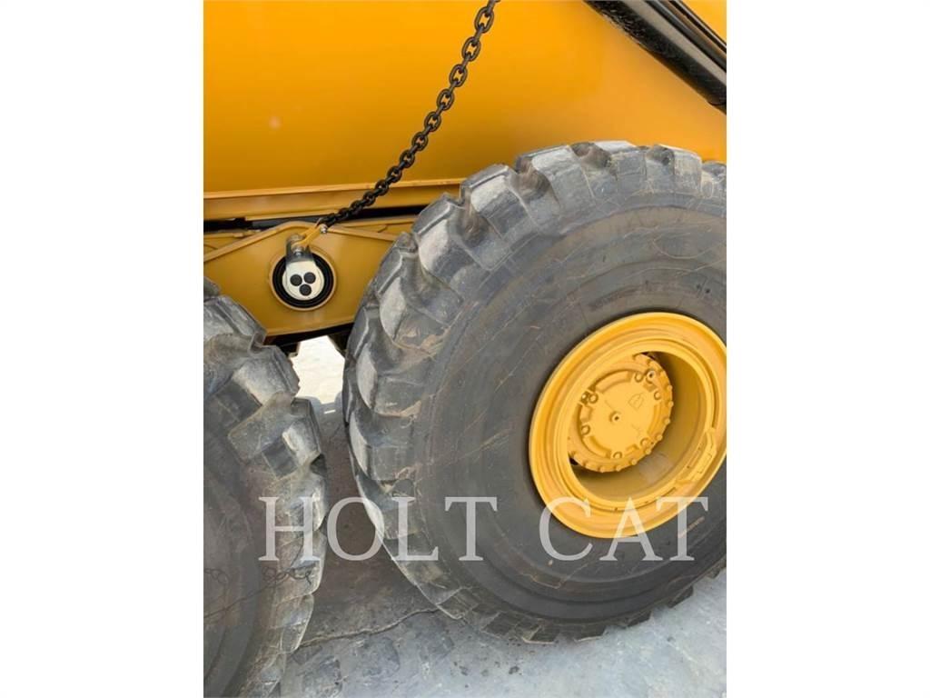 CAT 745 铰接式自卸车