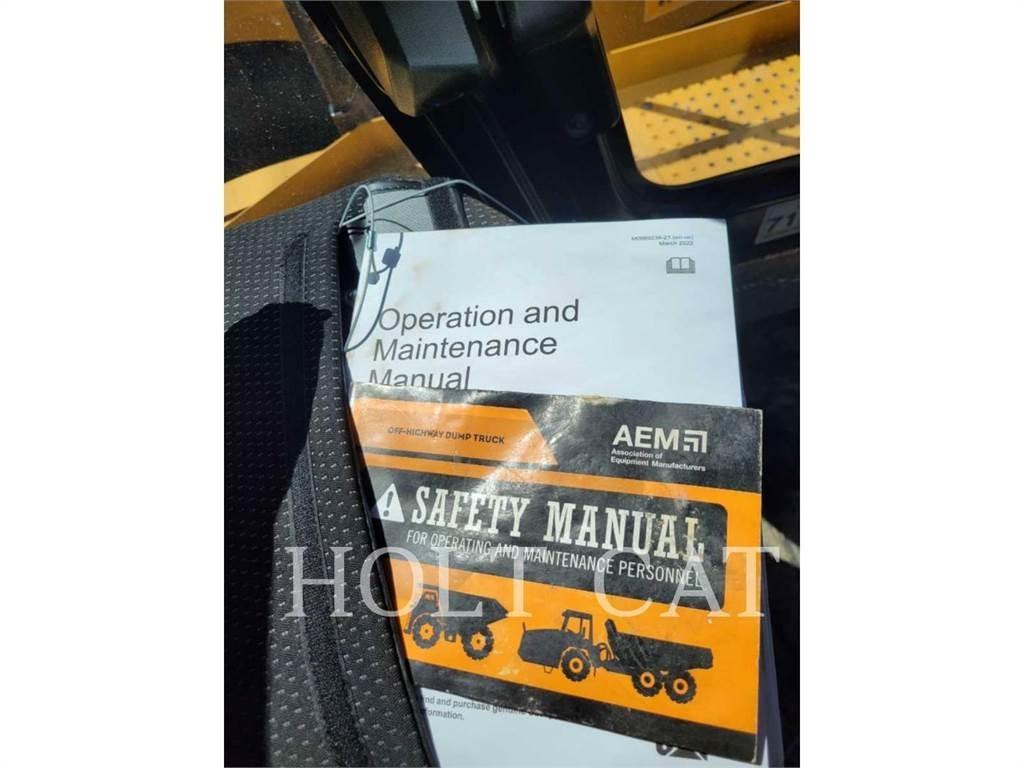 CAT 745 铰接式自卸车