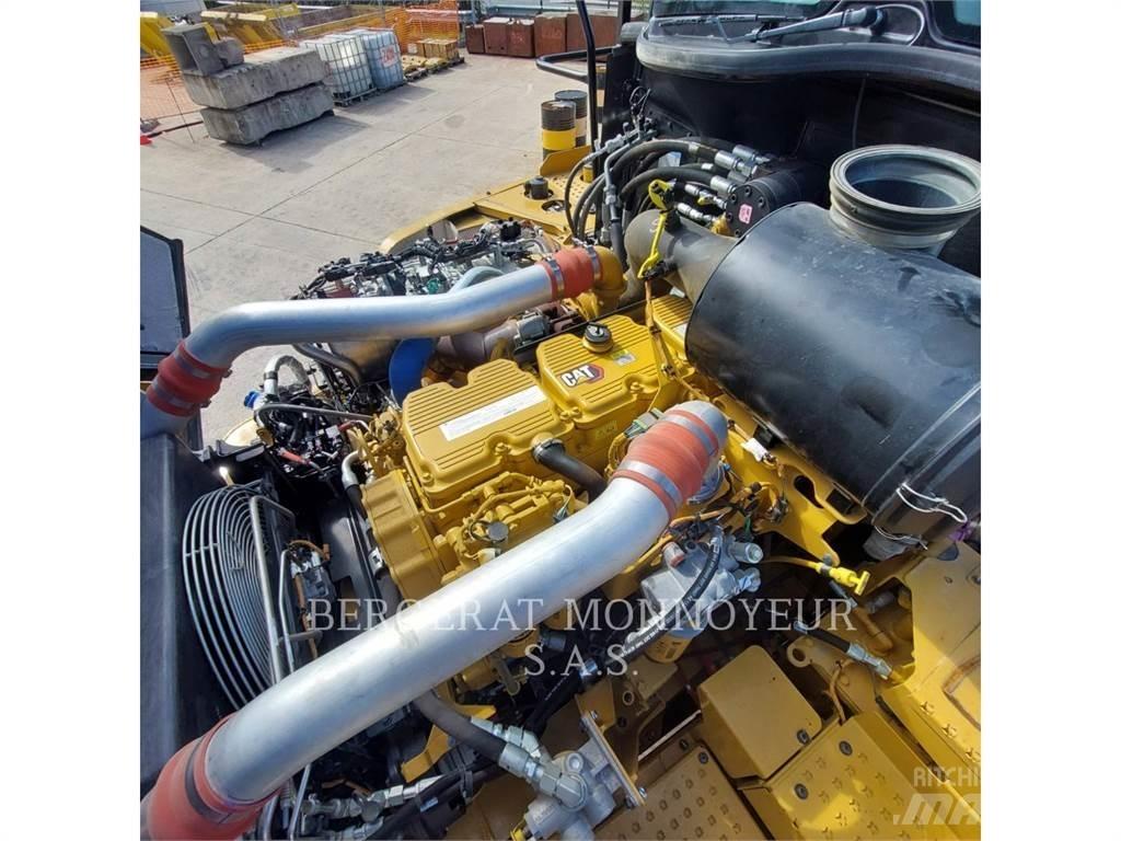 CAT 745 铰接式自卸车