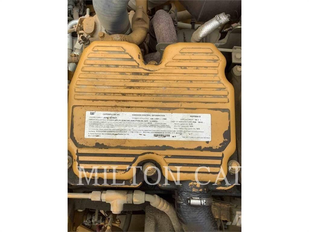 CAT 745 铰接式自卸车