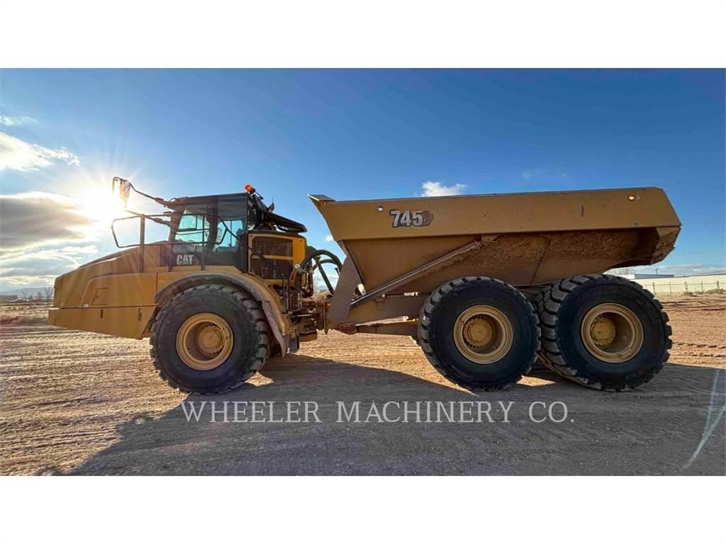 CAT 745 铰接式自卸车