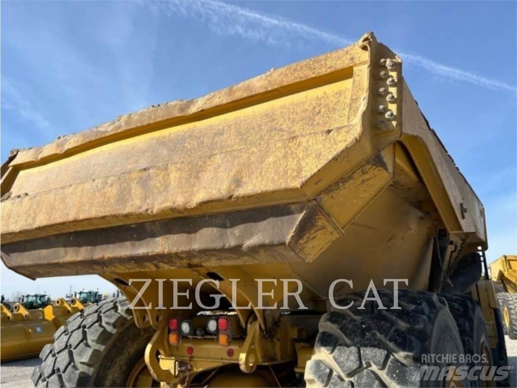CAT 745 铰接式自卸车
