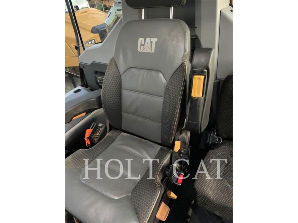 CAT 745 铰接式自卸车