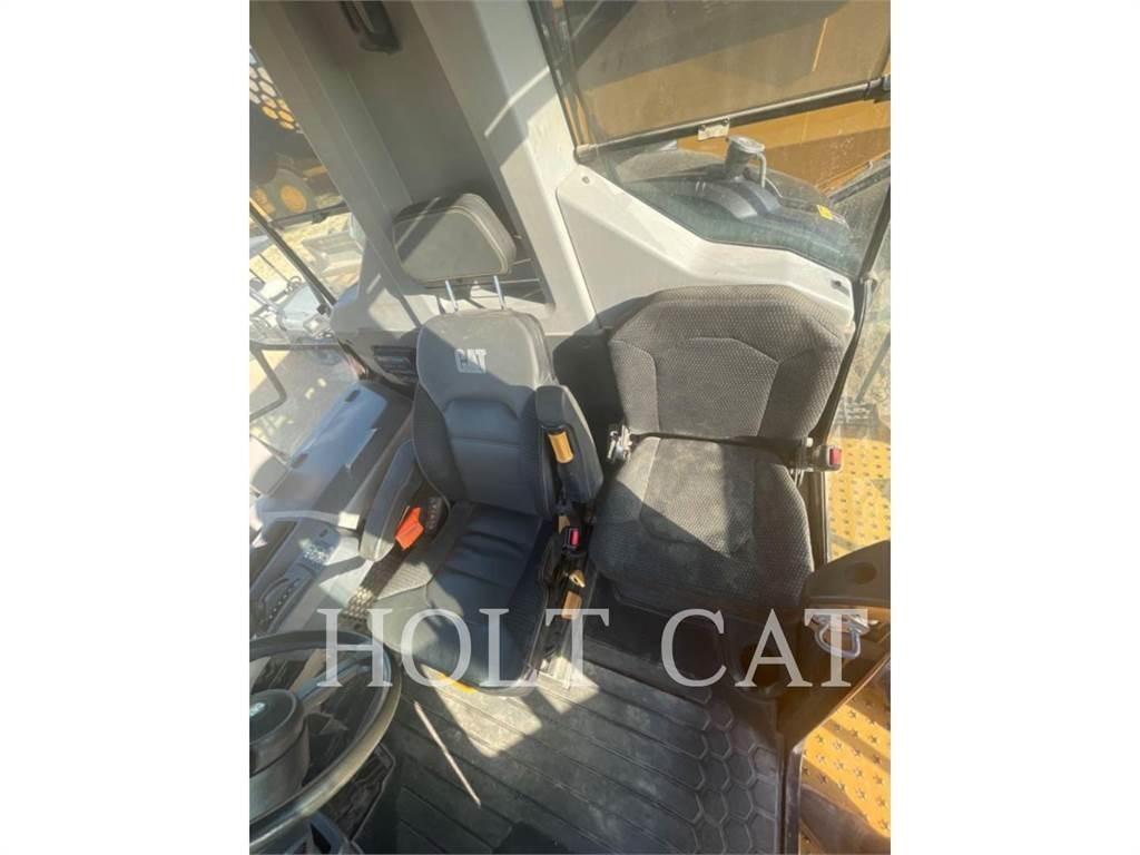 CAT 745 铰接式自卸车