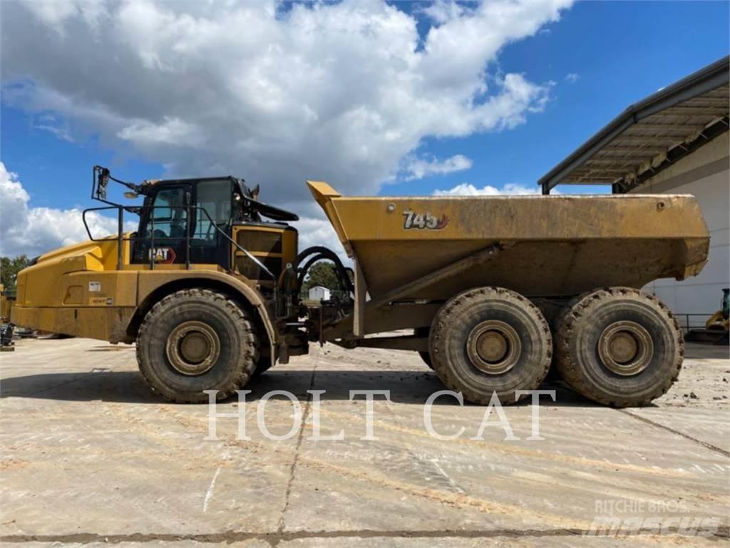 CAT 745 铰接式自卸车