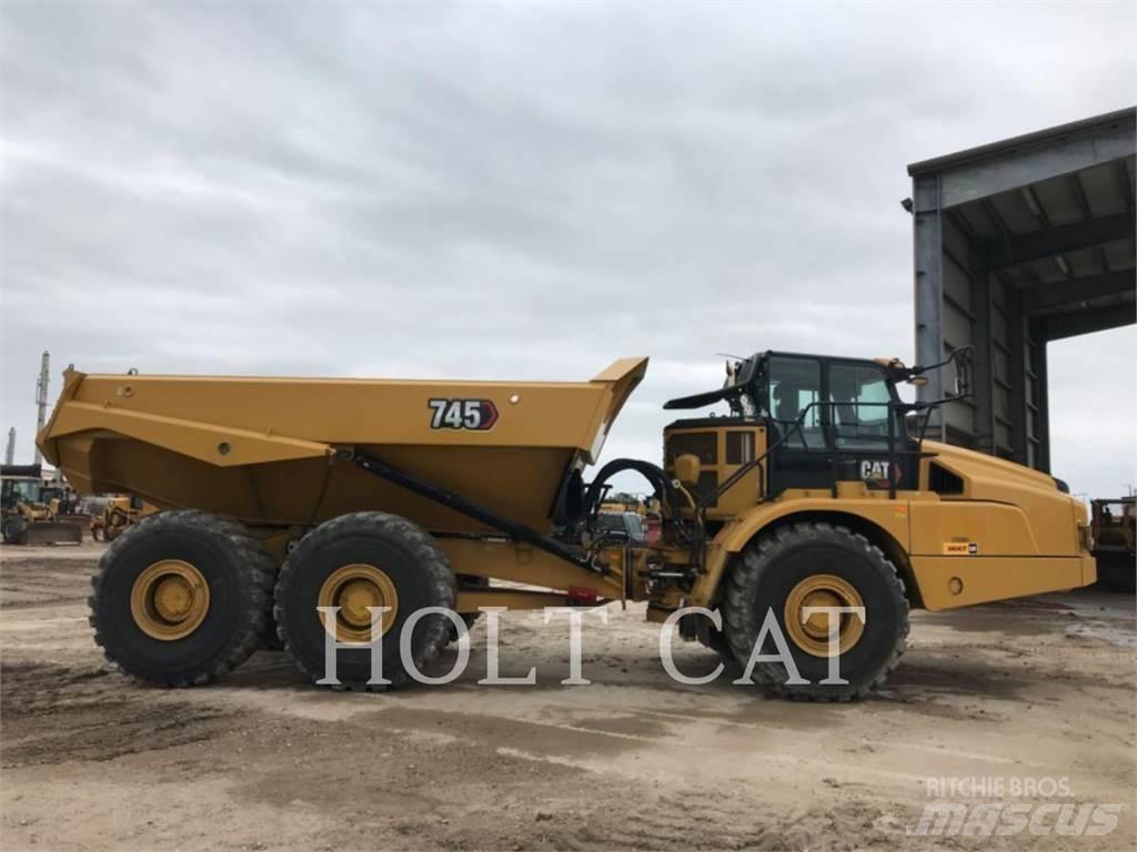 CAT 745 铰接式自卸车
