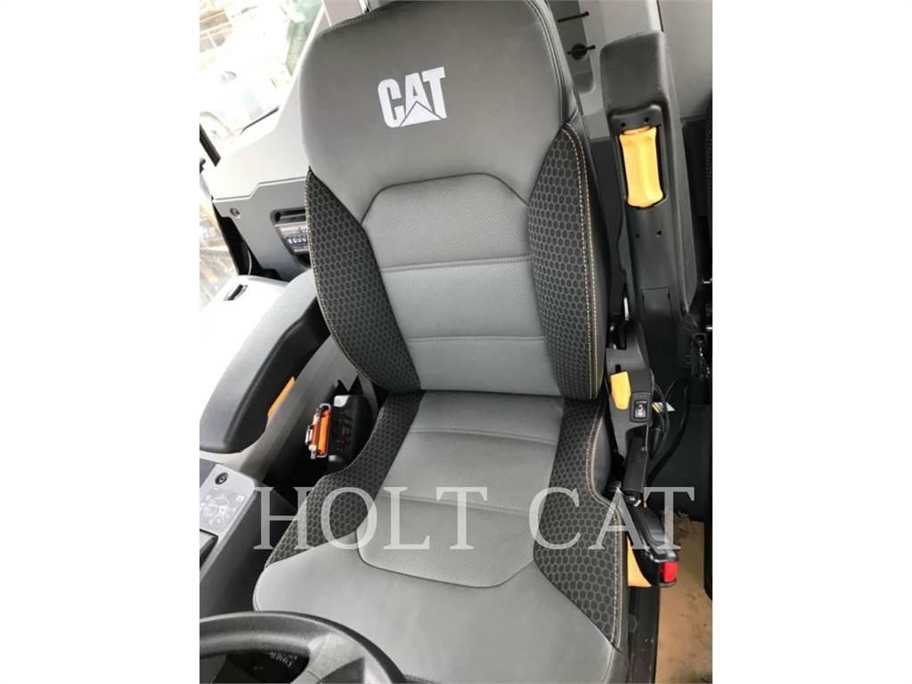 CAT 745 铰接式自卸车