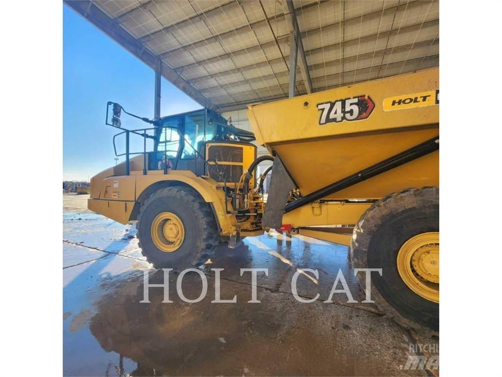 CAT 745 铰接式自卸车