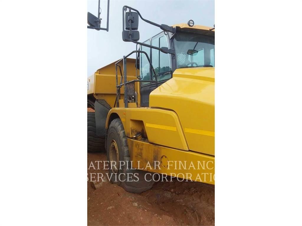 CAT 745 铰接式自卸车