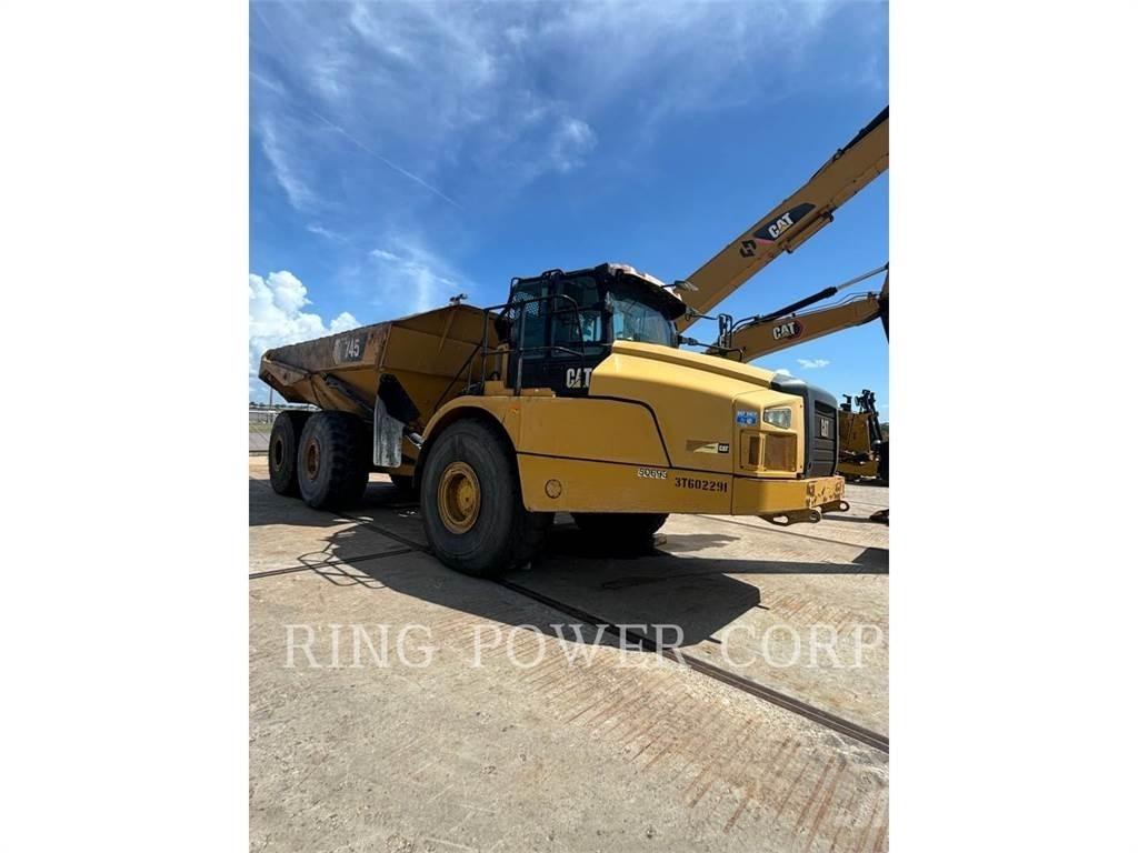 CAT 745 铰接式自卸车