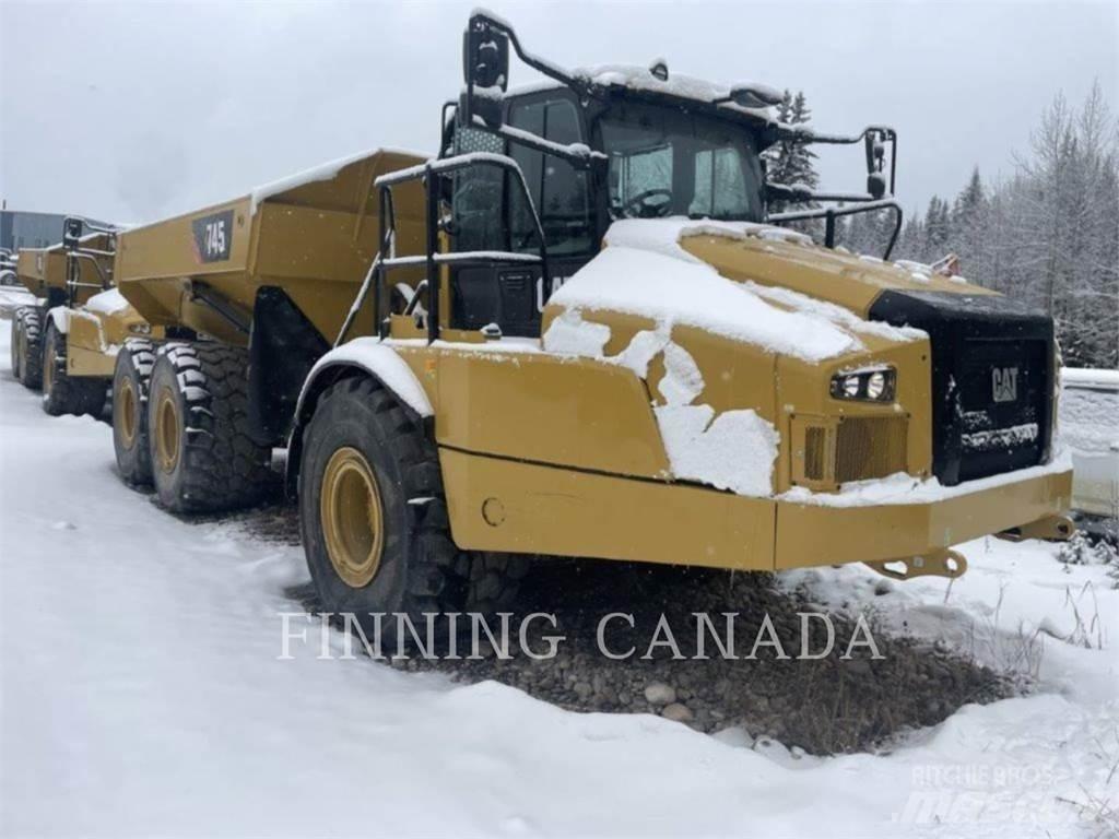 CAT 745 铰接式自卸车