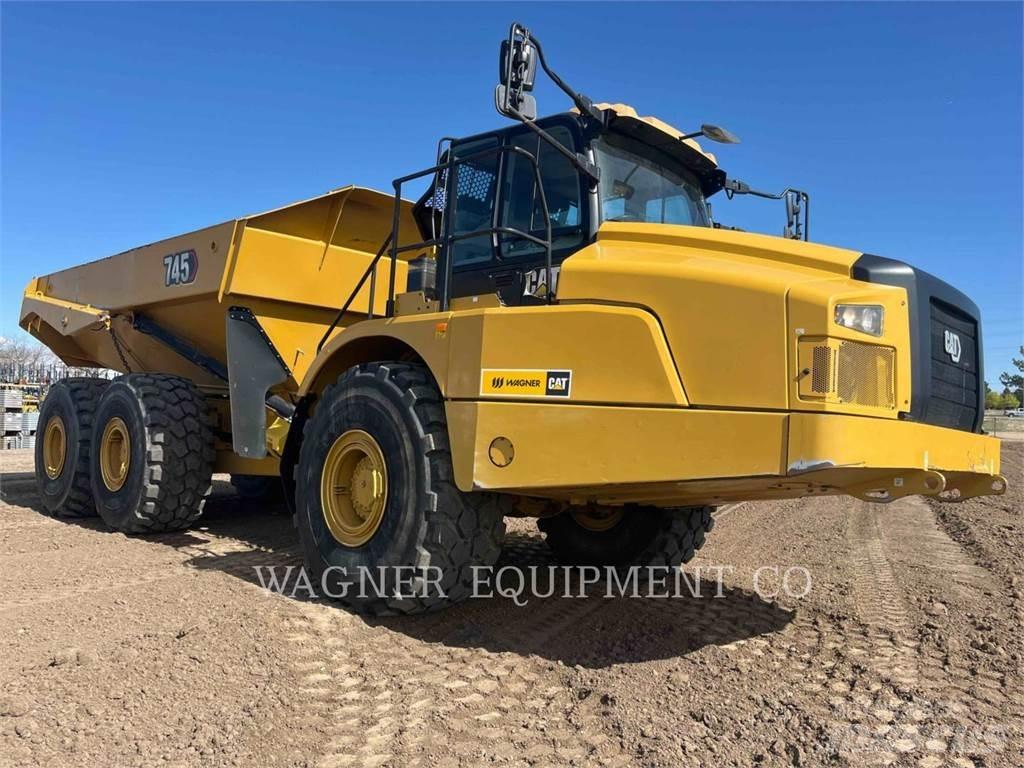 CAT 745 铰接式自卸车