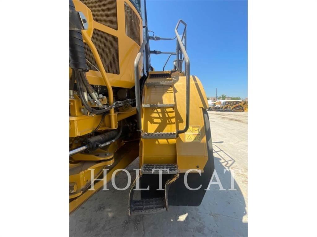 CAT 745 铰接式自卸车