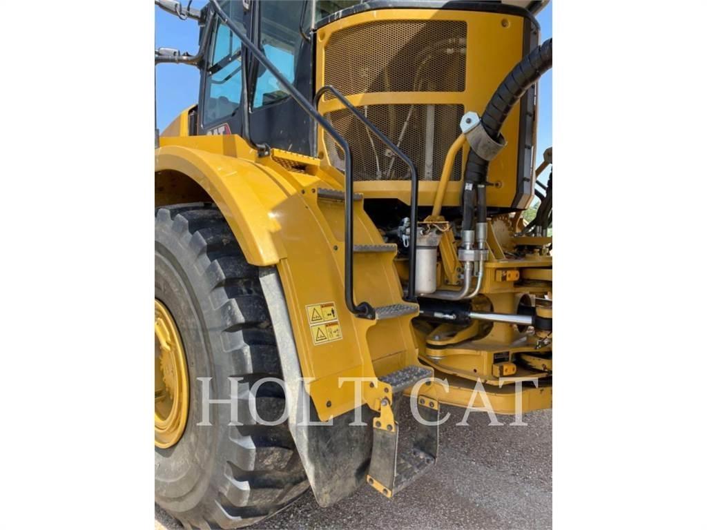 CAT 745 铰接式自卸车