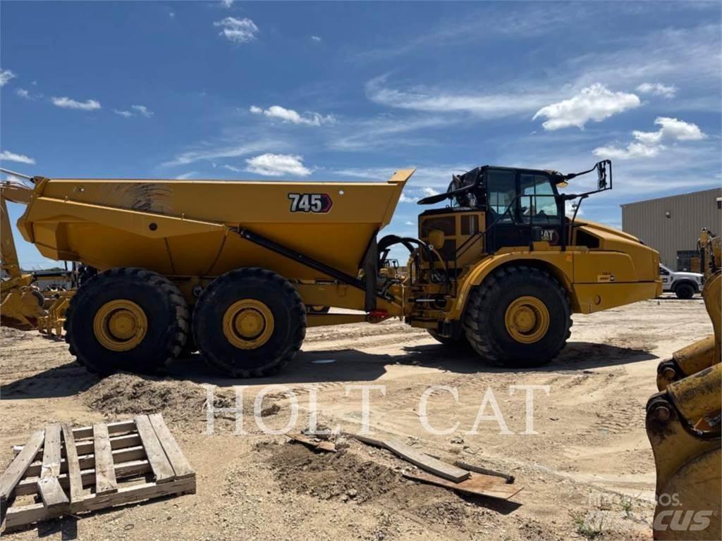 CAT 745 铰接式自卸车