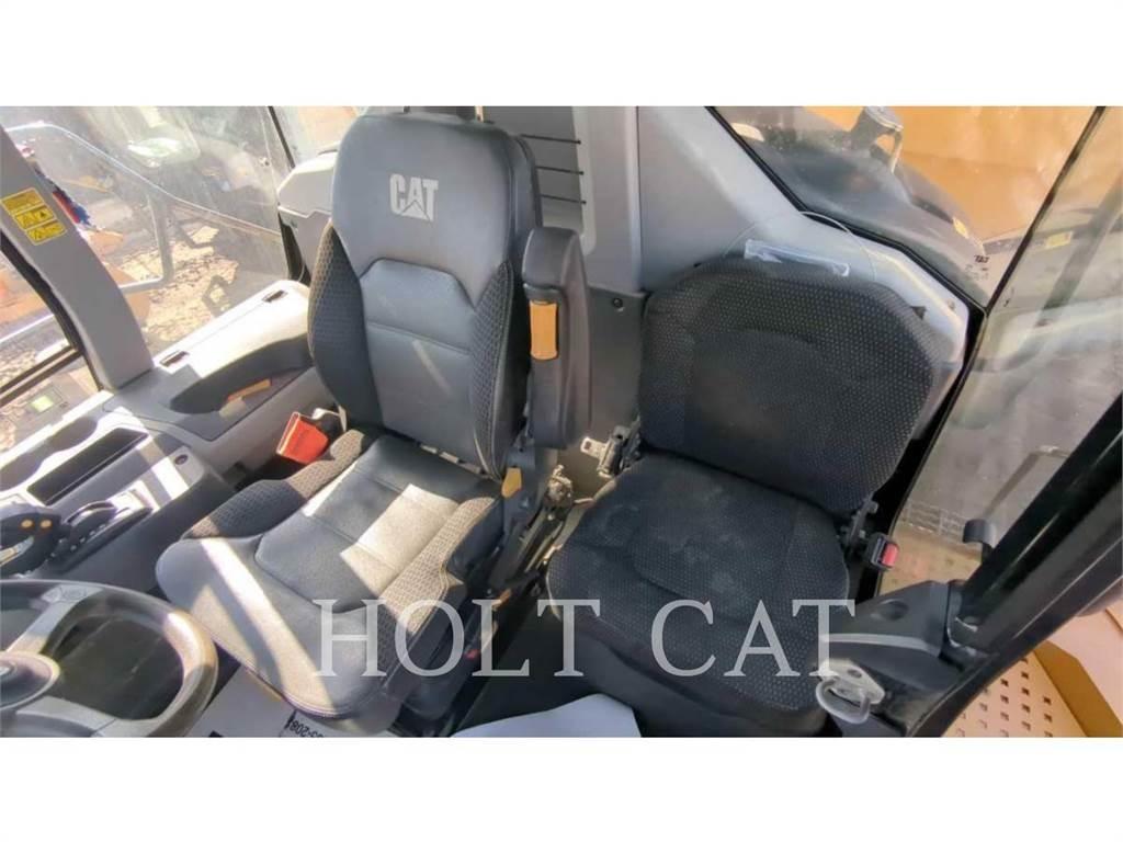 CAT 745 铰接式自卸车