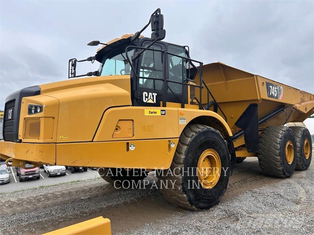 CAT 745 铰接式自卸车