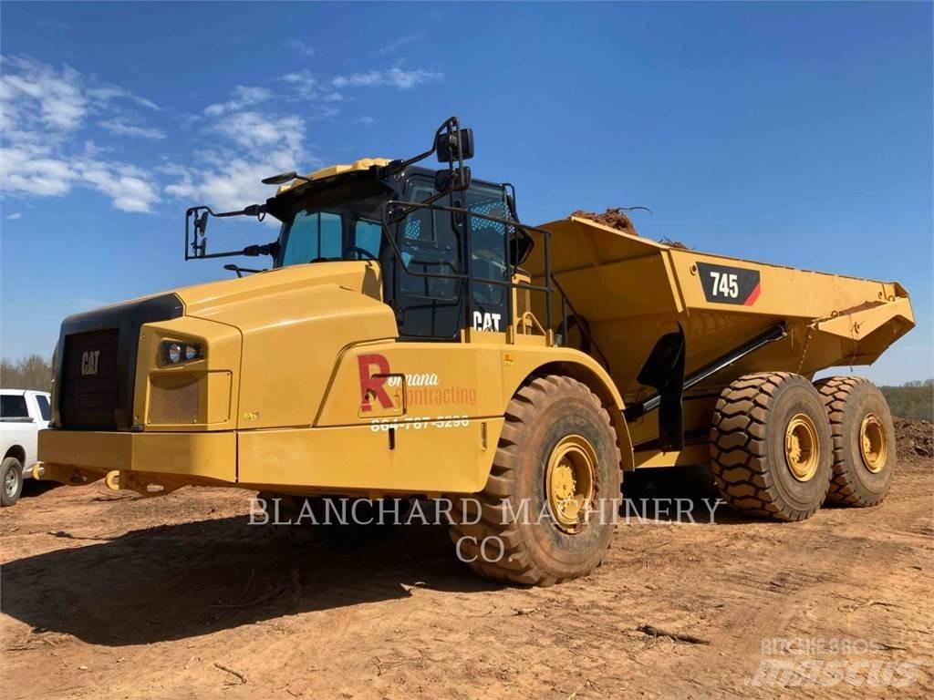 CAT 745 铰接式自卸车