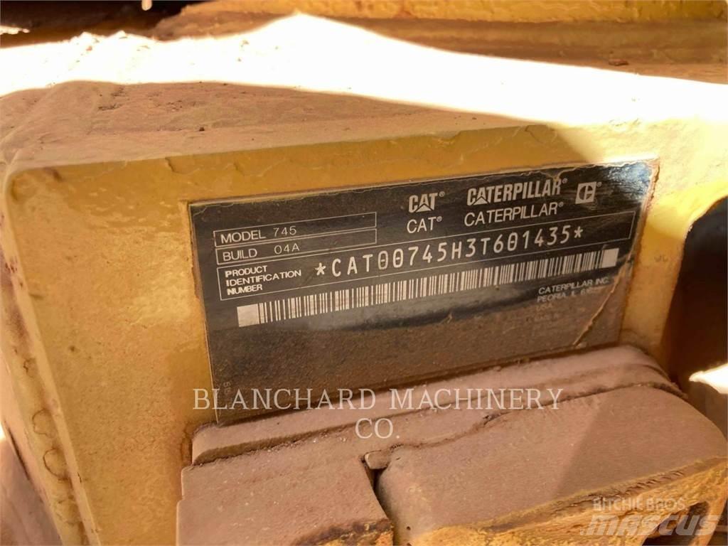 CAT 745 铰接式自卸车
