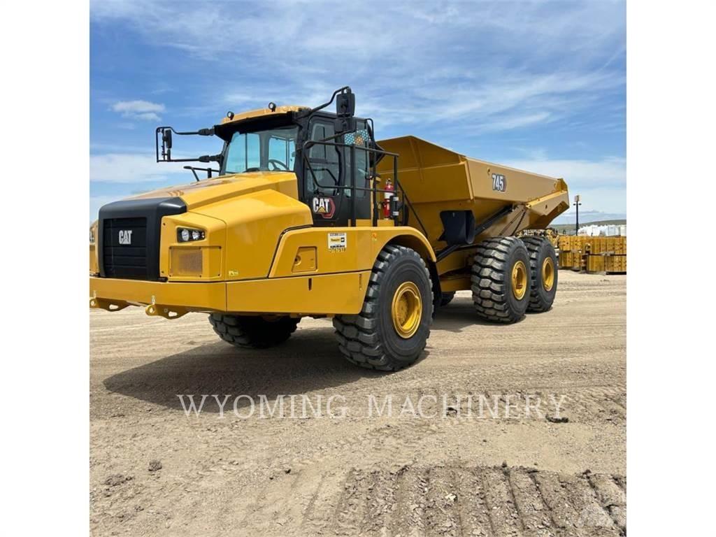 CAT 745 铰接式自卸车