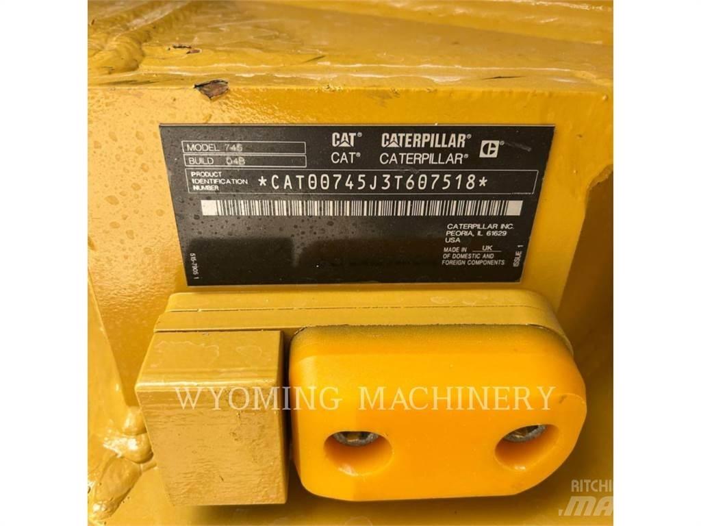 CAT 745 铰接式自卸车