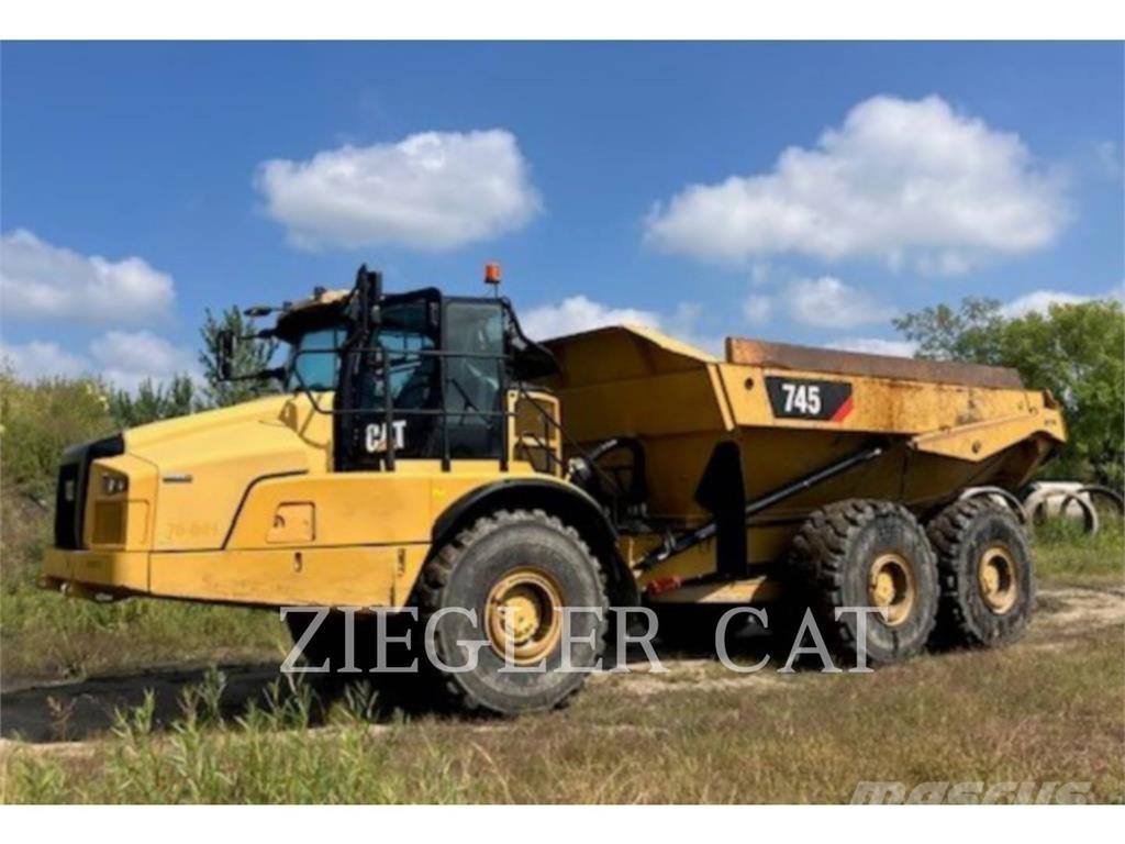 CAT 745 铰接式自卸车
