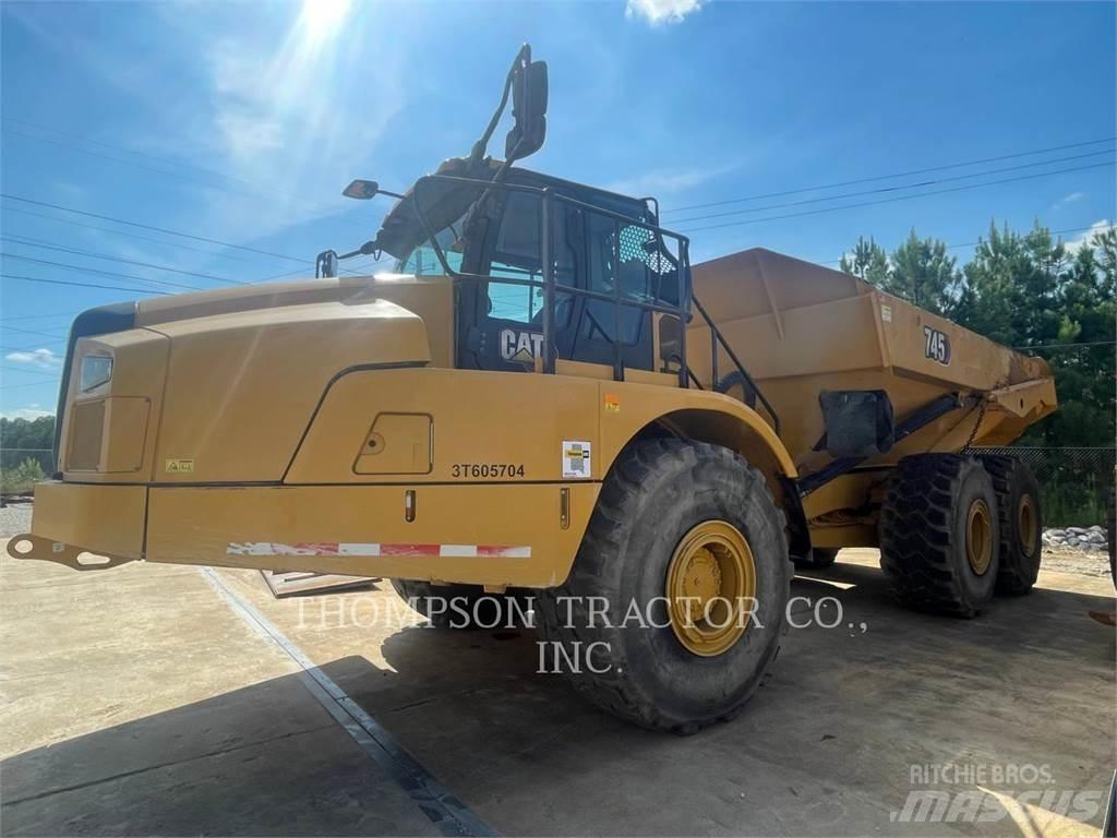 CAT 745 铰接式自卸车