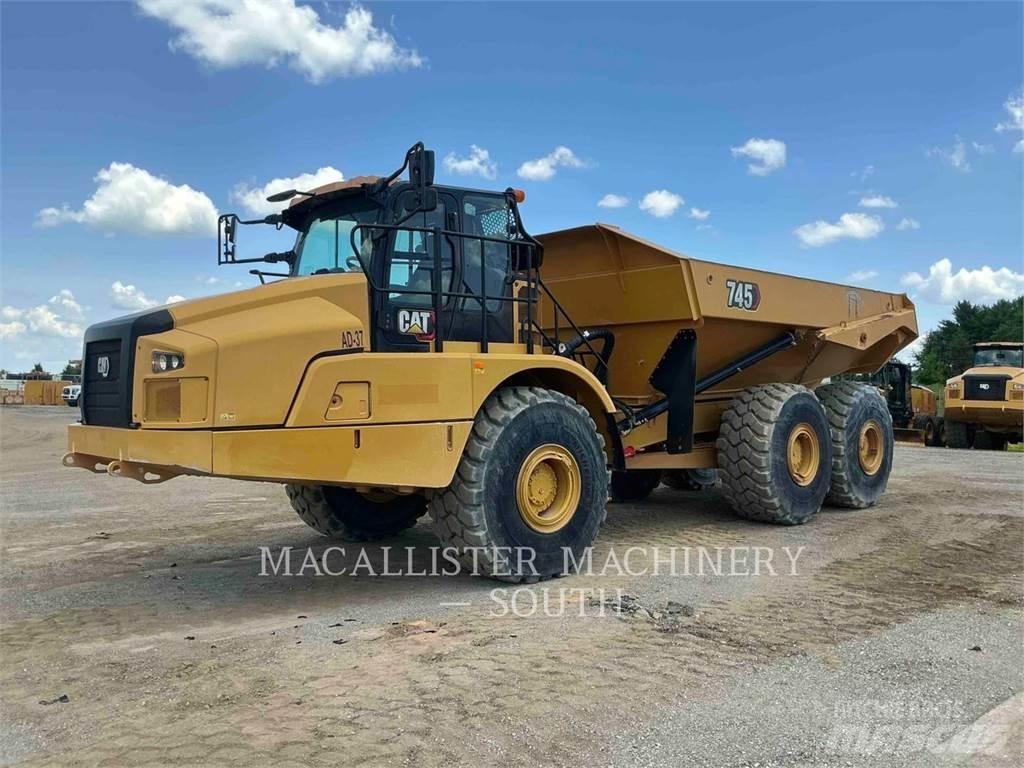 CAT 745 铰接式自卸车