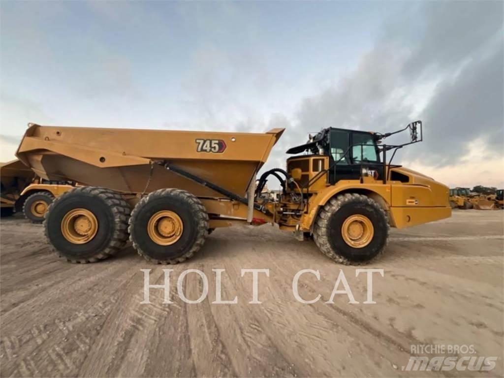 CAT 745 铰接式自卸车