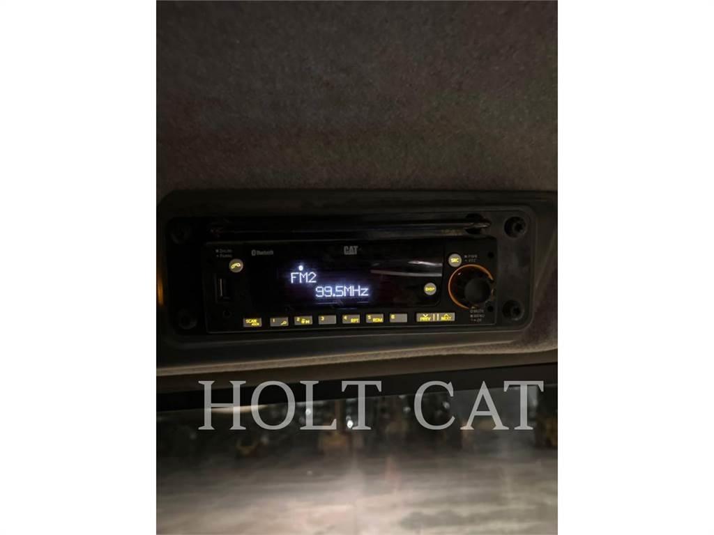 CAT 745 铰接式自卸车