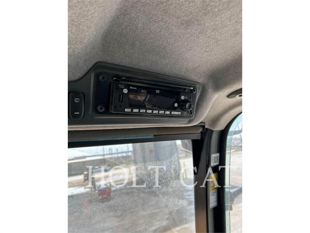 CAT 745 铰接式自卸车