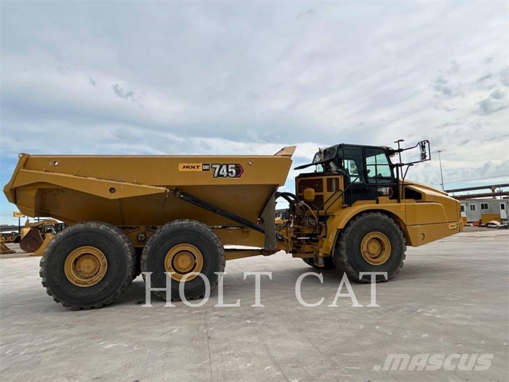 CAT 745 铰接式自卸车