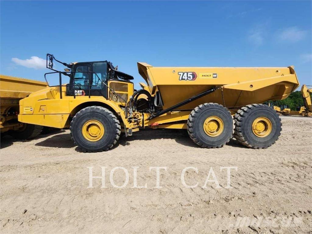CAT 745 铰接式自卸车