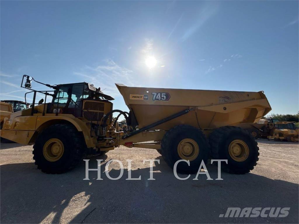 CAT 745 铰接式自卸车