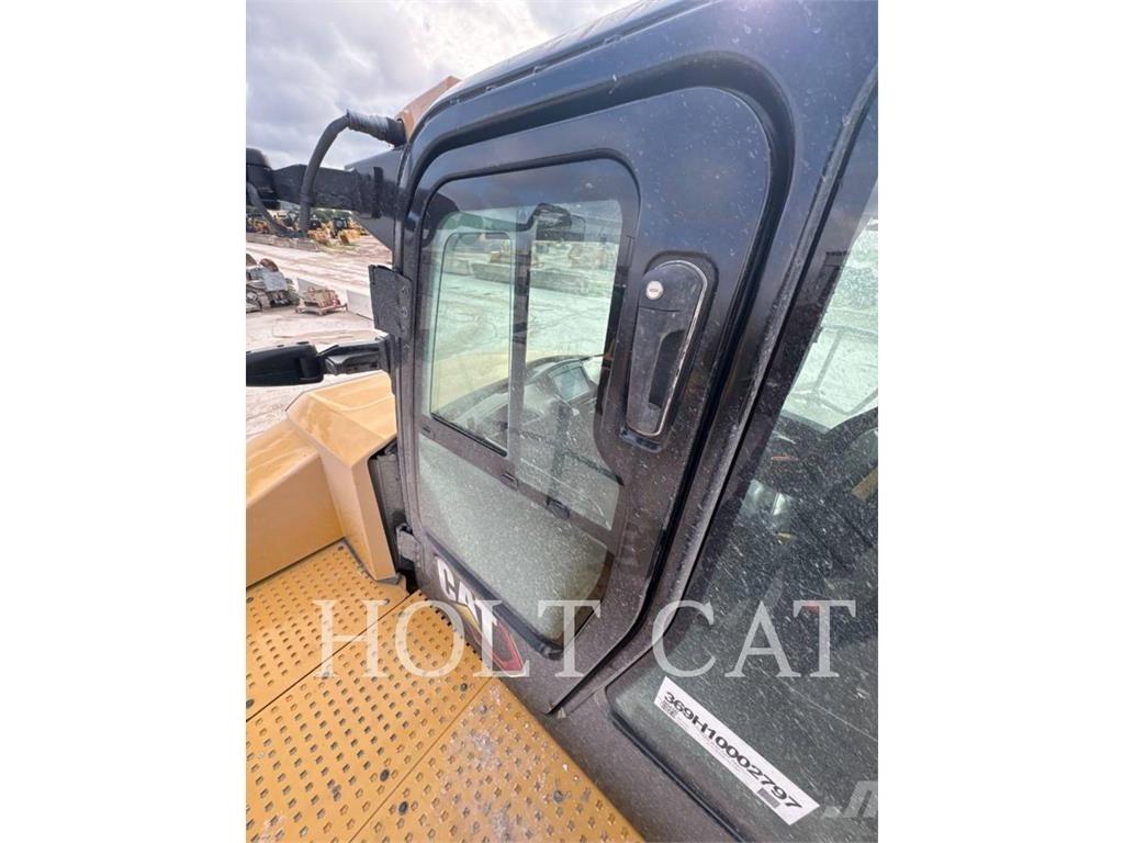 CAT 745 铰接式自卸车